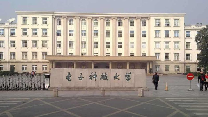 电子模块代工与贴片：揭秘两者间的差异与选择要点